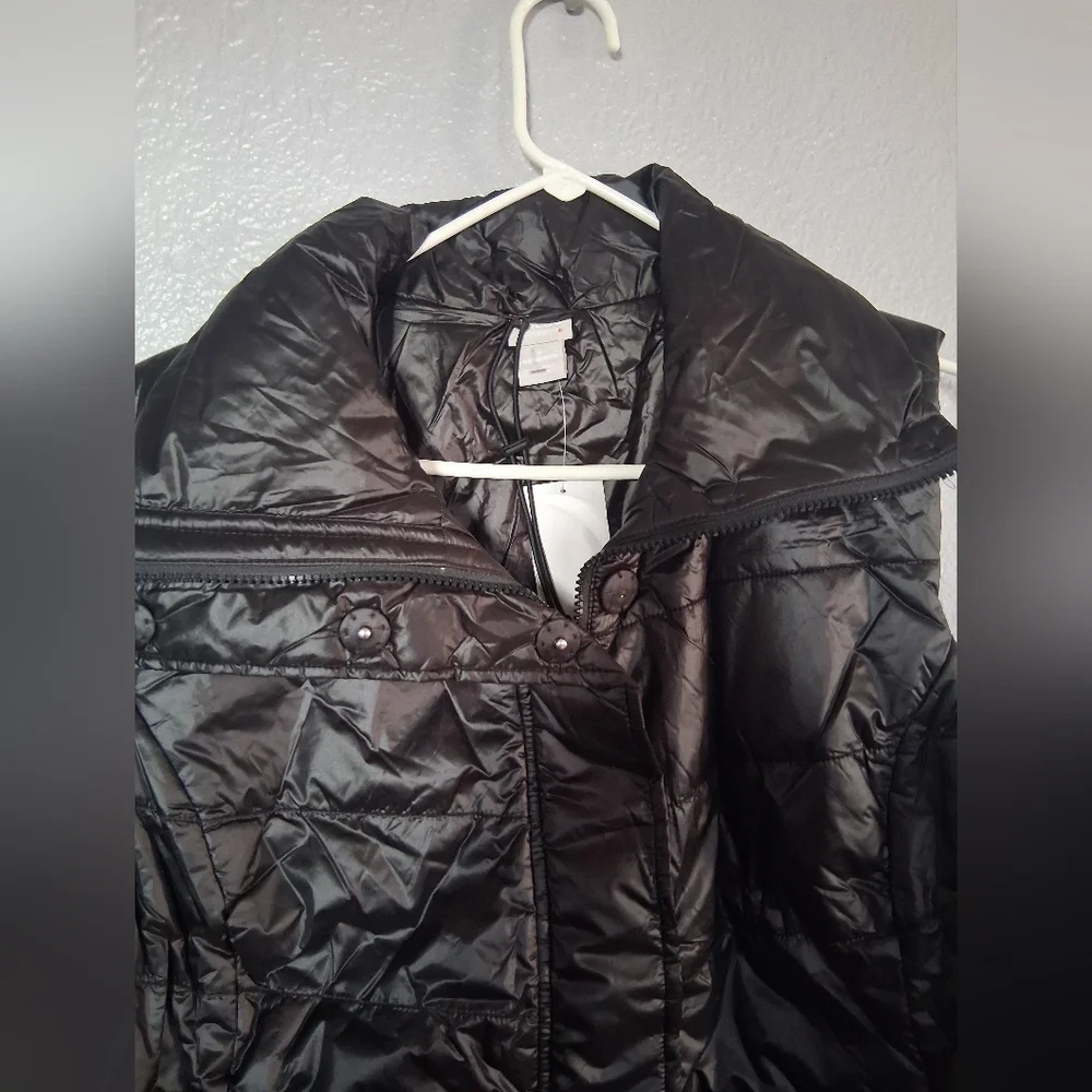 Chico's NWT Zenergy Side Zip Vest Black 4/20 - Picture 2 of 6
